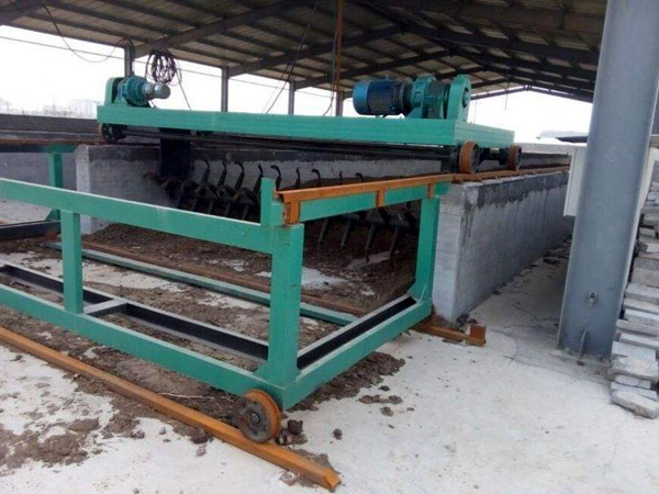 如何利用有機肥發(fā)酵設(shè)備將秸稈堆制成有機肥料?