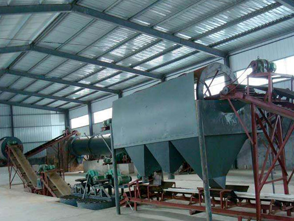 堆制有機(jī)肥需要注意哪些問題？常用的好氧發(fā)酵設(shè)備有哪些？